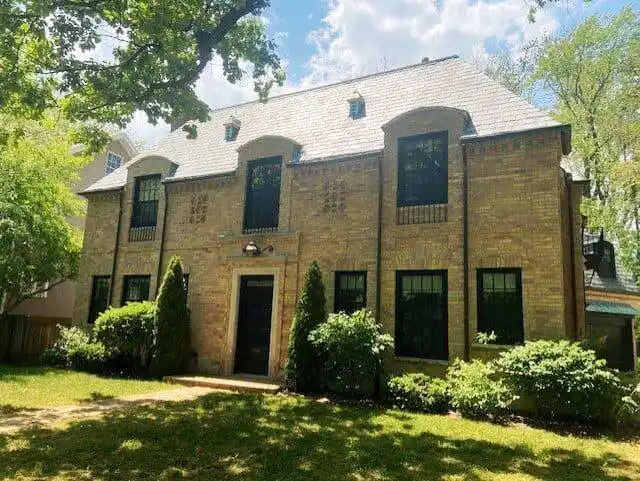 Grand Georgian Estate Home with Vintage Details in Winnetka