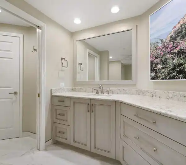 INCREDIBLE END-UNIT WITH SPECTACULAR BAY AND GULF VIEWS