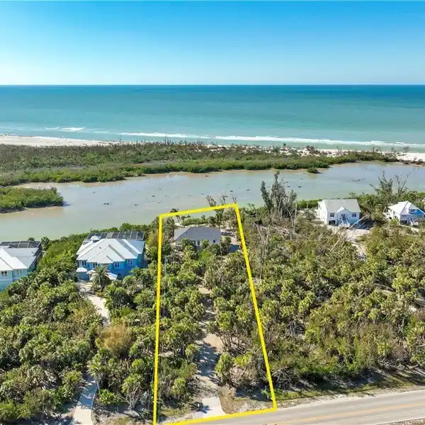 STUNNING GULF PROPERTY WITH PANORAMIC WATER VIEWS
