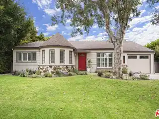 Move-in Ready Mar Vista Treasure