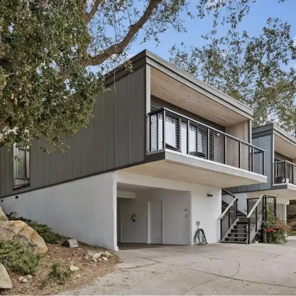 BEAUTIFULLY RENOVATED SANTA BARBARA DUPLEX