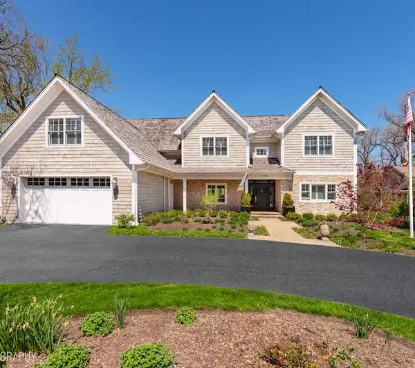 BEAUTIFUL DESIGNER CURATED HOME