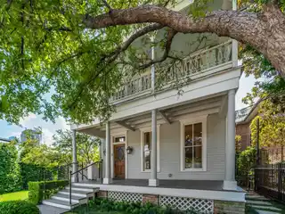 Victorian Home in the Historic State Thomas Neighborhood