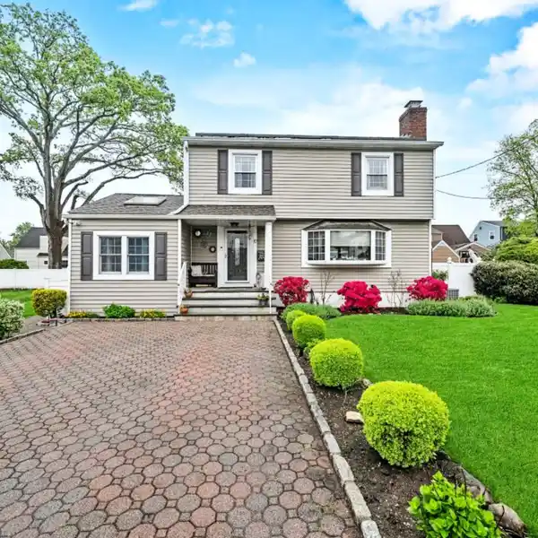MAGNIFICENT HOME ON A QUIET CUL-DE-SAC