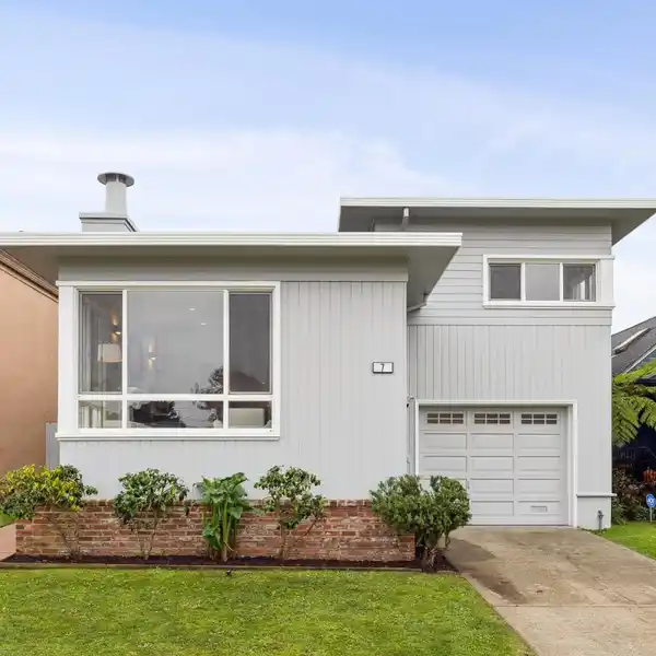 CLASSIC WESTLAKE CHARM WITH LIGHT-FILLED DESIGN