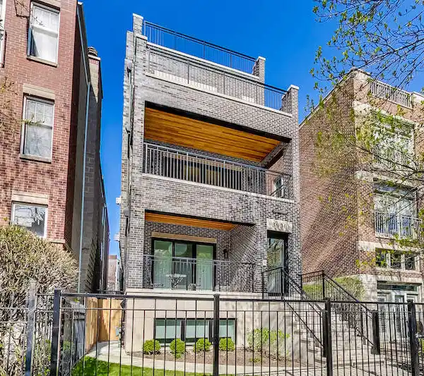 SOUTHPORT CORRIDOR PENTHOUSE DUPLEX-UP