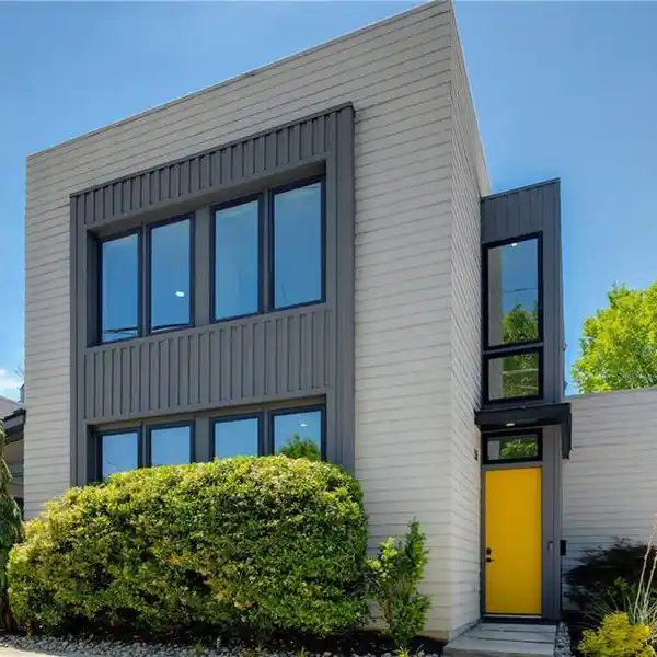 DISTINCTIVE MODERN HOME