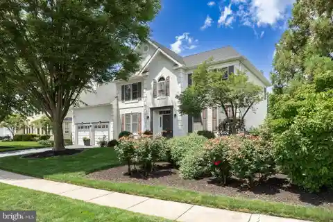 Luxurious Living in the Heart of Moorestown Hunt