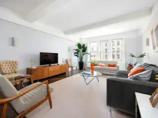 Renovated Classic 7 Right off Central Park
