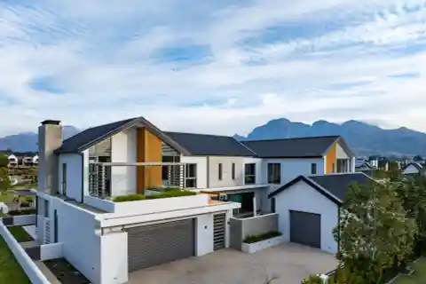 Extraordinary Home in the Val De Vie Estate