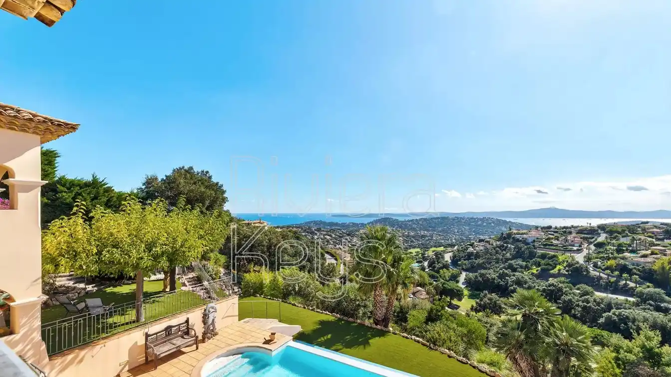 Stunning Provençal Villa in a Peaceful Setting