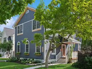 Style and Comfort in a Convenient Location