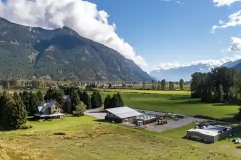 Majestic Mountain Views in Pemberton