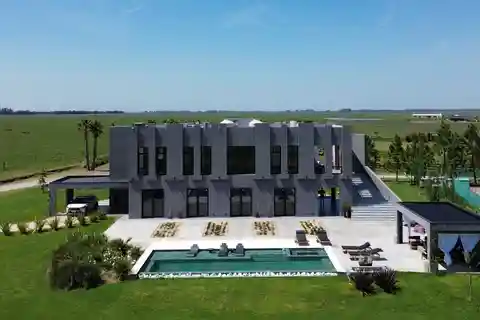Four-room House for Sale at Cañuelas Buenos Aires