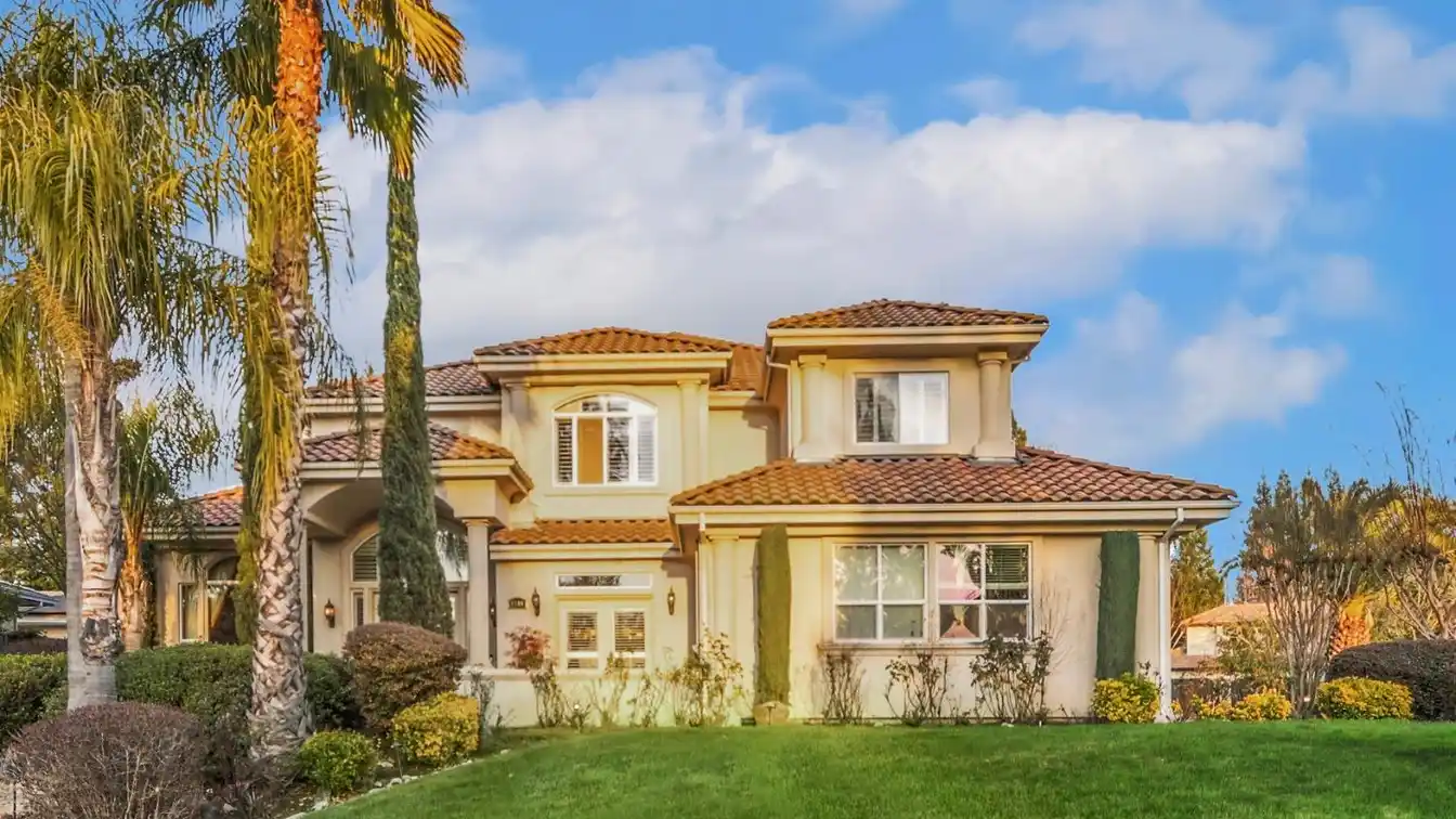 Luxurious Living in a Prime Location
