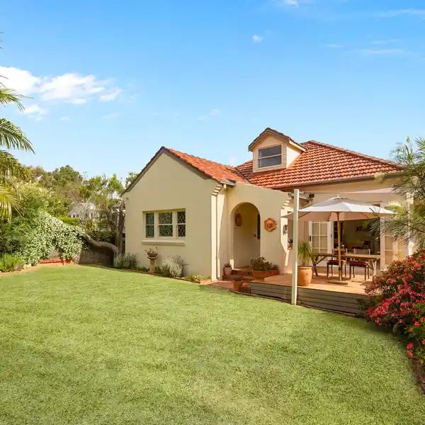 UNIQUE QUINTESSENTIAL COASTAL HOME