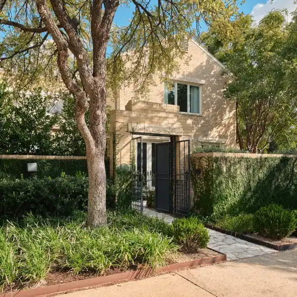 A TRUE CLARKSVILLE GEM