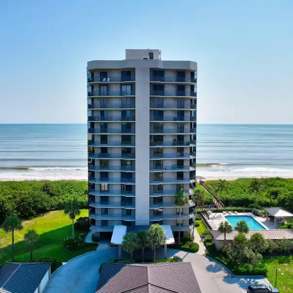 LUXURIOUS OCEANFRONT CONDO ON NORTH HUTCHINSON ISLAND