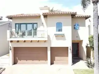 Livable Coastal Retreat