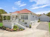 EXCEPTIONAL PROPERTY ON A PRESTIGIOUS STREET