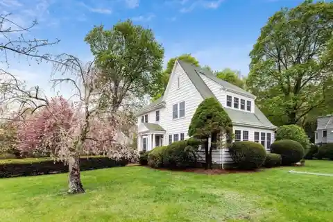 Architectural Gem in Munroe Hill
