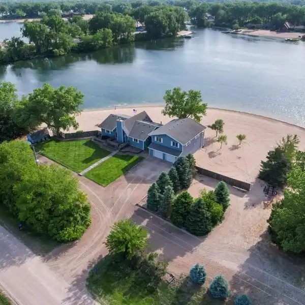 360 FEET OF LEGGE LAKE FRONTAGE