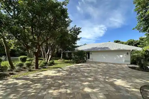 Beautiful Sanibel Bayou Home
