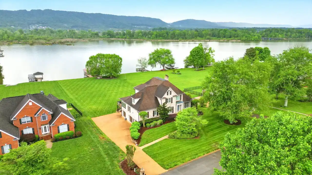 Luxury Lakefront Living in Heron Bay