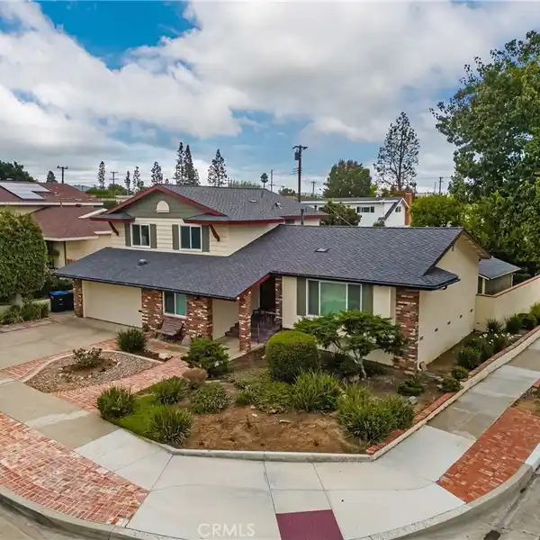 BEAUTIFULLY UPGRADED HOME