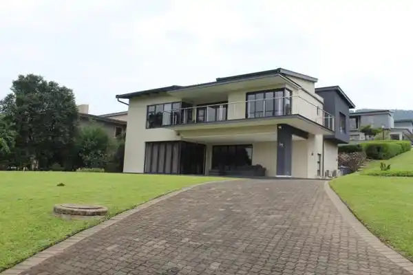 State-of-the-art Luxury in Victoria Country Club