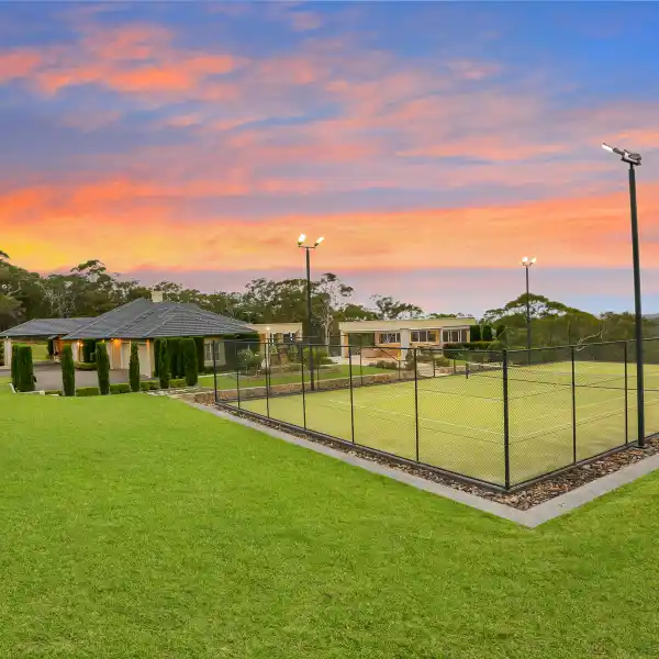 LUXURY MANSION ON FIVE PICTURESQUE ACRES