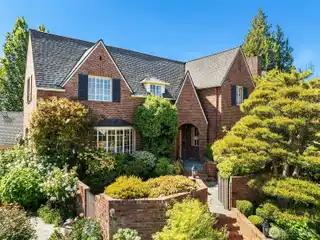 1930 Tudor in the Heart of Laurelhurst