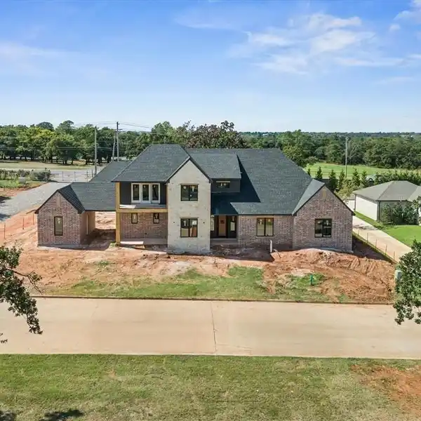 NEW CONSTRUCTION IN THE OAK TREE WEST GOLF COMMUNITY