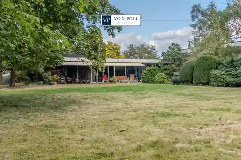 Extraordinary Property Built by Well-known Contractor