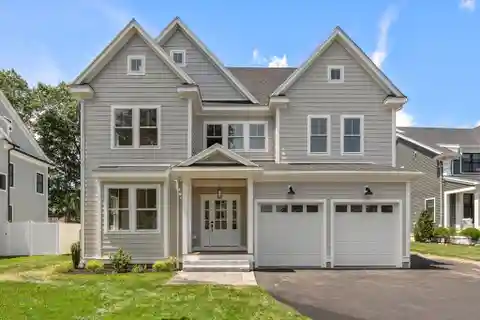Spacious Modern Living in Central Area