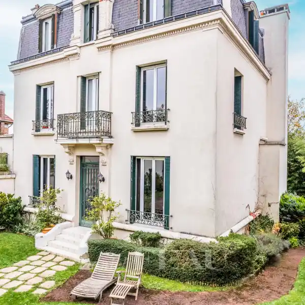 MAGNIFICENT LATE 19TH CENTURY PRIVATE MANSION