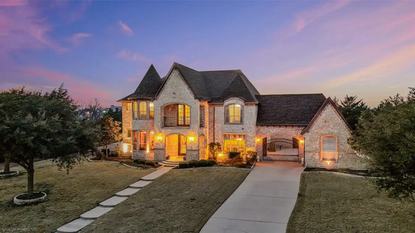 Exquisite Estate in Gated Kingsbridge in Rockwall