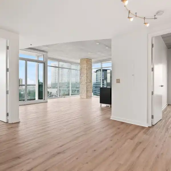 CONDO LIVING AT ITS FINEST AT THE ICON