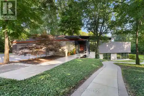 Modern Bungalow Estate