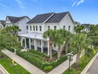 Custom Home on a Corner Estate Lot in Oakland Park