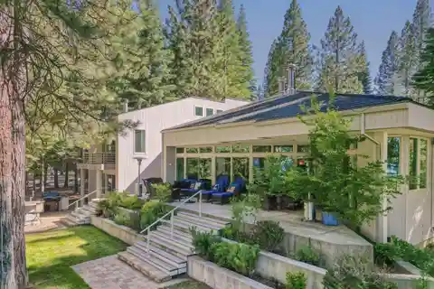 Striking Lakefront Estate
