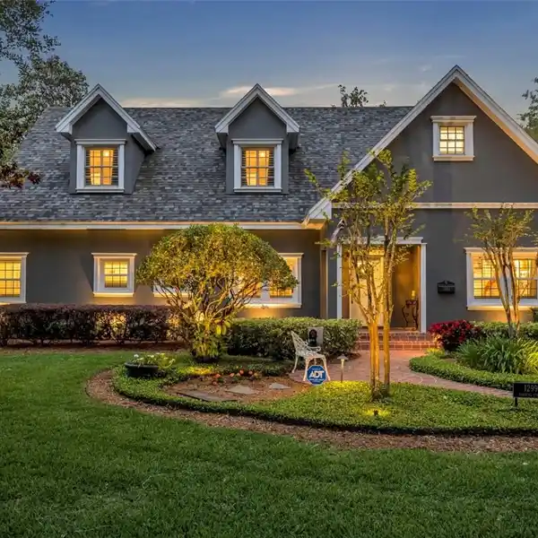 BEAUTIFULLY RENOVATED HOME WITH GUEST RETREAT