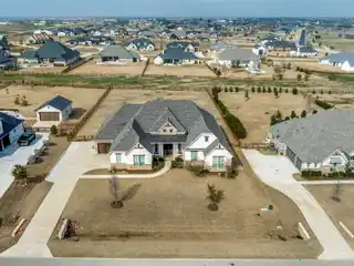 Beautiful Meticulously-designed One-story Country Home