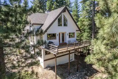 Light, Bright & Spacious Bavarian Style Home with Mountain Charm in Tahoma