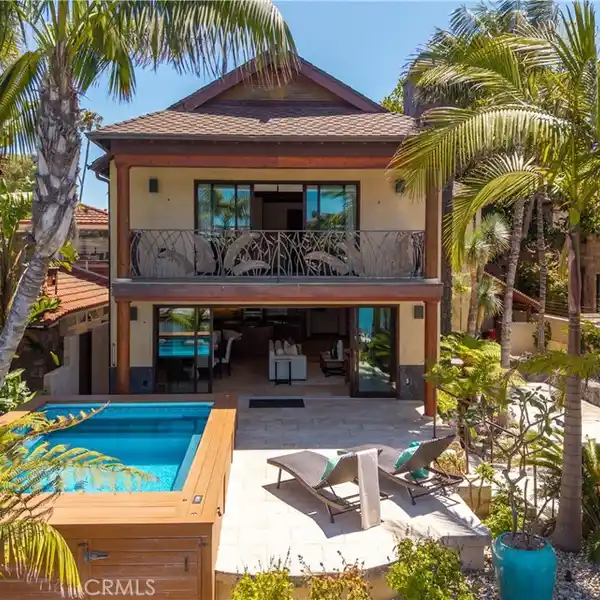 PRESTIGIOUS DOUBLE-LOT WATERFRONT ESTATE ON NEWPORT ISLAND