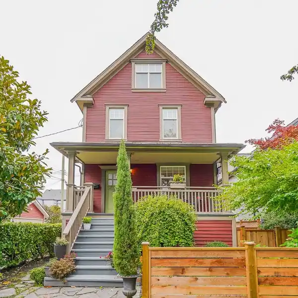 PERFECTLY RENOVATED DOUGLAS PARK HOME