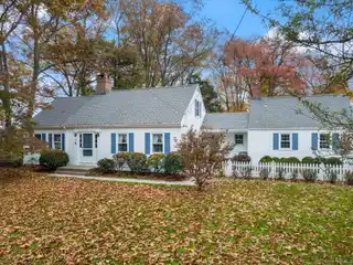 Family Home and Retreat on the Scenic Branford River
