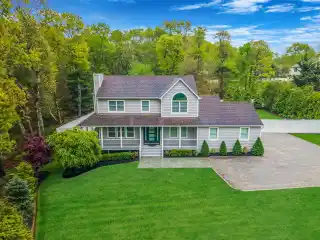 Beautiful Renovated Home in a Convenient Location