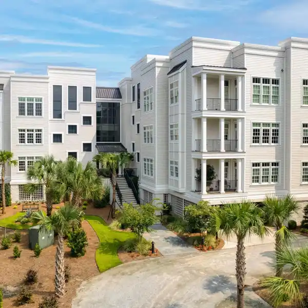 FABULOUS UPGRADED CONDO WITH BREATHTAKING VIEWS