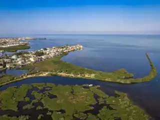Private and Expansive Gulf Acreage